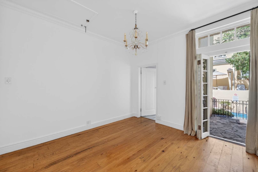 2 Bedroom Property for Sale in Green Point Western Cape